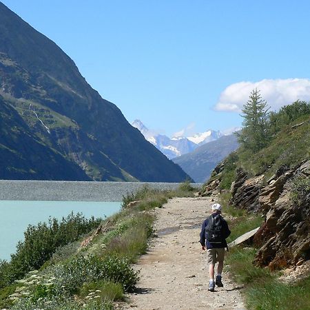 Haus Alpenstern Lägenhet Saas-Grund Rum bild