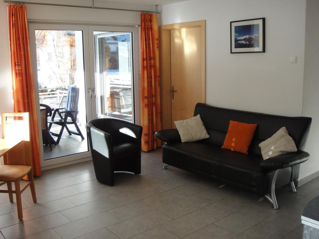 Haus Alpenstern Lägenhet Saas-Grund Rum bild